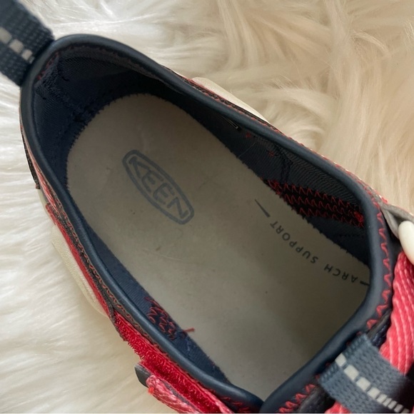 KEEN Knotch Creek Sandals - Picture 5 of 11